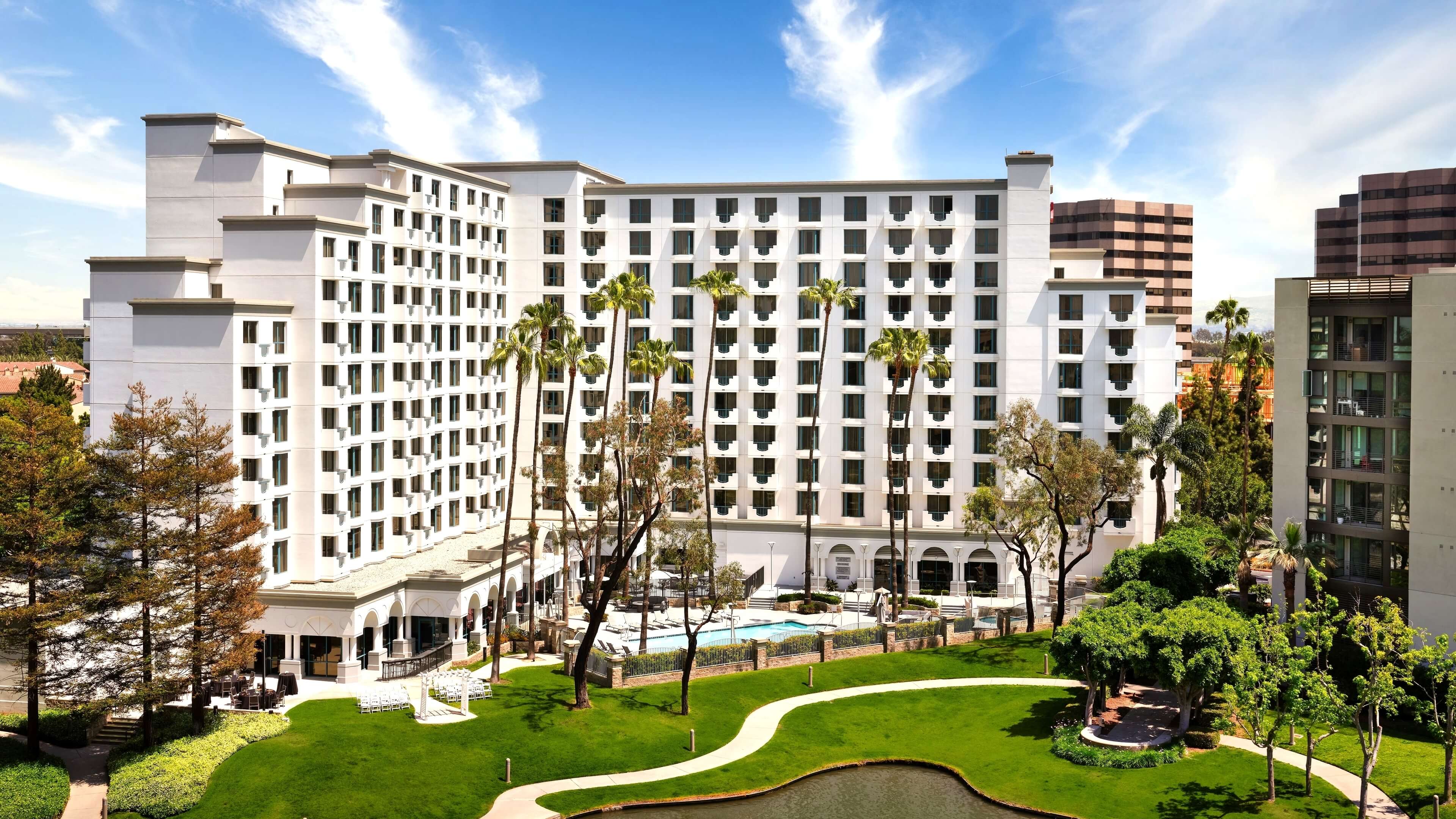 Costa Mesa Luxury Retail B2C, South Coast Plaza Conversion, and Professional Legal/Medical YMYL SEO Experts